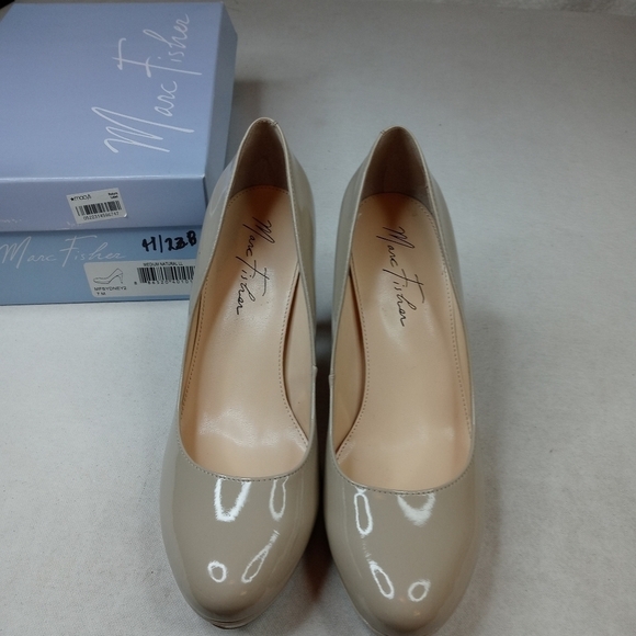 Marc Fisher 'MFsydney2' Pump Nude Patent Leather p - Picture 3 of 12